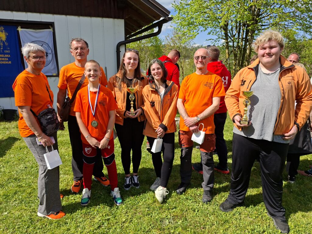 Utrinek s podelitve II. DL